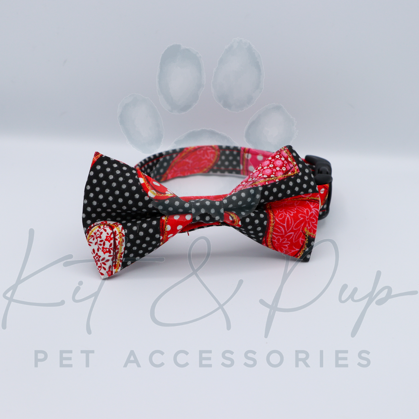 In Stitches Bowtie Pet Collar